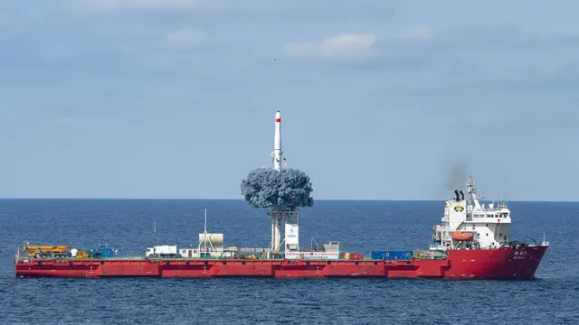 China Kirim 9 Satelit ke Orbit Melalui Peluncuran Laut