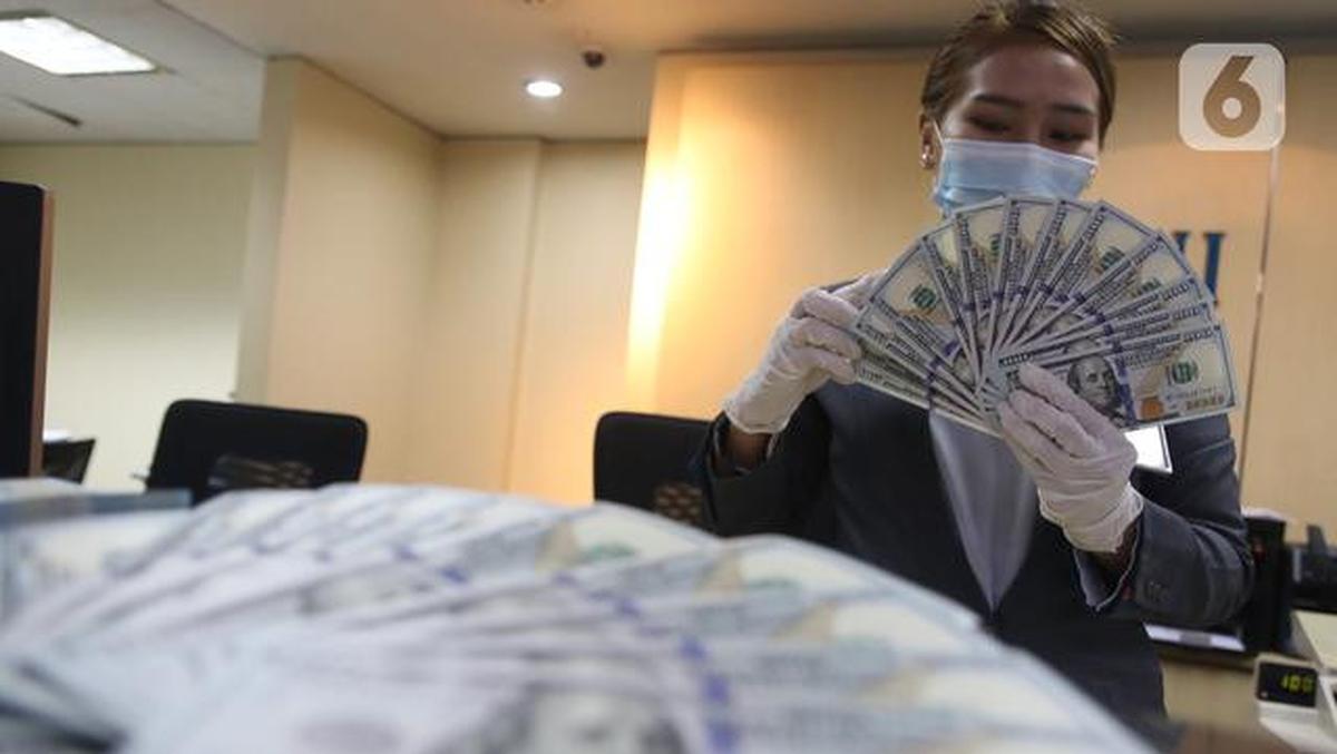 Rupiah Terus Melemah, Pengusaha Khawatir Ancaman PHK
