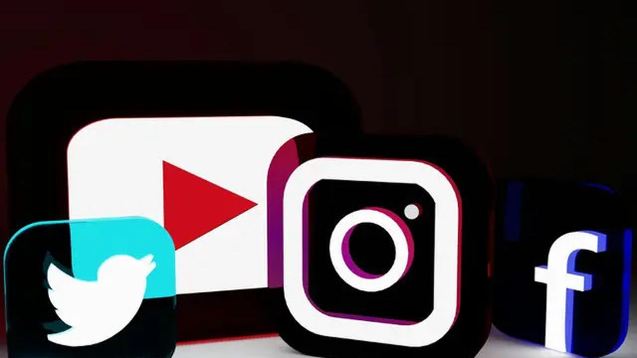 Lindungi Privasi Anda, Ini Tips Aman Berbagi Foto di Media Sosial