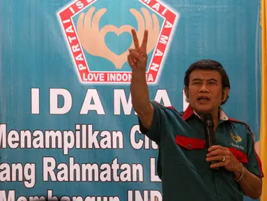 Ketua Umum Partai Idaman (Islam Damai Aman) Rhoma Irama menyampaikan pidato saat deklarasi Partai Idaman di Jakarta, Sabtu (11/7/2015). (Liputan6.com/Yoppy Renato)