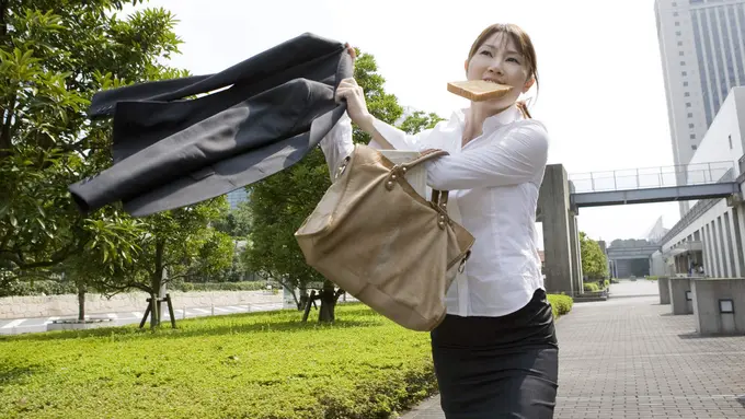 [Bintang] Perempuan Ini Izin Telat Datang ke Kantor, Respon Si Bos Benar-benar Tak Terduga