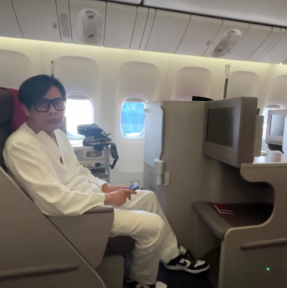 3 Potret Armand Maulana dan Dewi Gita Ajak Anak Pergi Umrah, Laksanakan Ibadah Sekeluarga