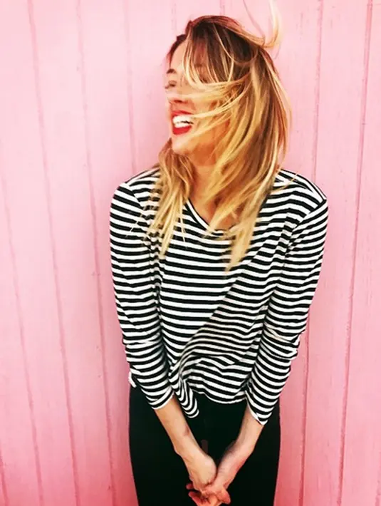 Salah satunya pada Minggu (28/5/2017) E! Online melaporkan bahwa Amber dan Elon tertangkap kamera sedang berada di salah satu jalanan ibukota New South Wales, di Sidney, Australia. (Instagram/amberheard)