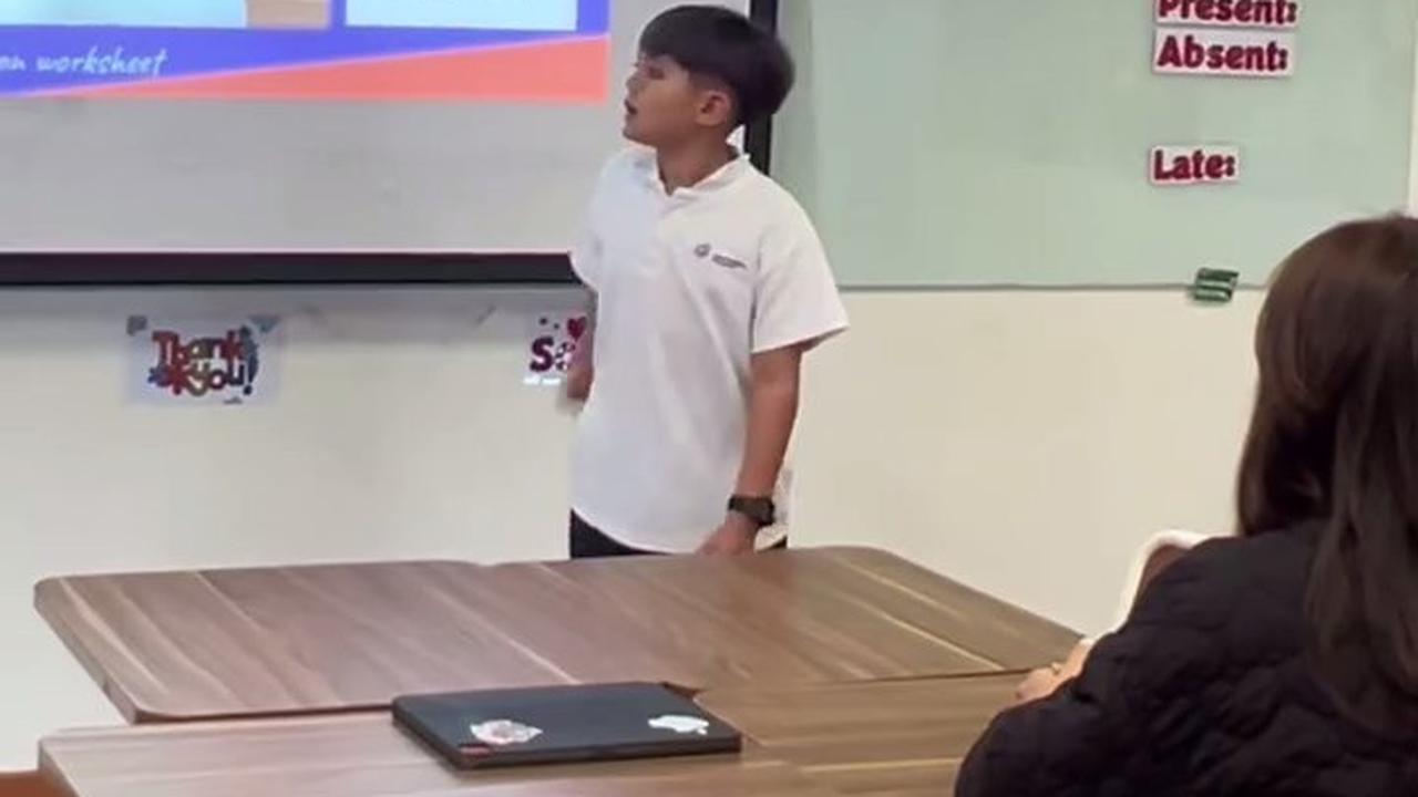 Haru Saking Bangganya, Momen Jessica Iskandar Ambil Rapor Anak - Nilai A Semua