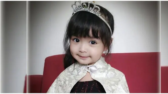 Foto: copyright facebook.com/Aqila Herby - Little Miss Indonesia