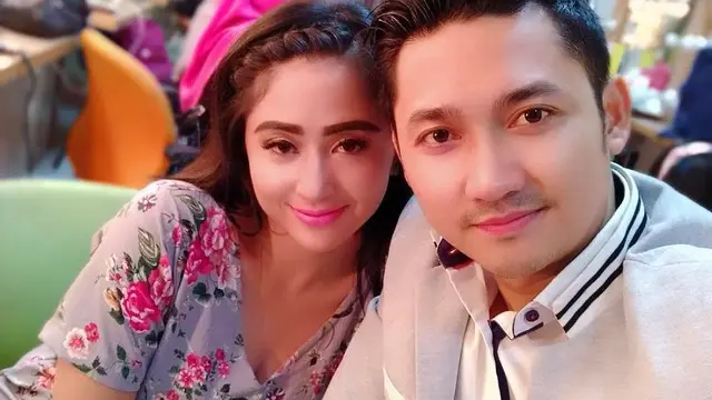 Dewi Perssik dan Angga Wijaya