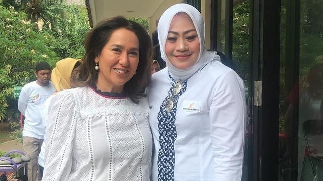 Potret Kartika Soekarno Pulang Kampung ke Indonesia (sumber: instagram/kartikasoekarnofoundation)