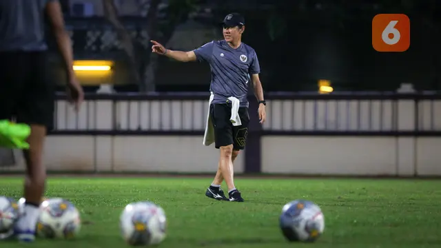 Latihan Timnas Indonesia Senior dan Timnas Indonesia U-20