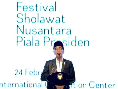 Presiden Joko Widodo memberi sambutan saat membuka Festival Sholawat Nusantara Piala Presiden di Sentul International Convention Center, Provinsi Jawa Barat (24/2). (Liputan6.com/Pool/Rusman-Biro Pers Setpres)