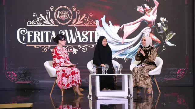 Parade Wastra Nusantara 2025
