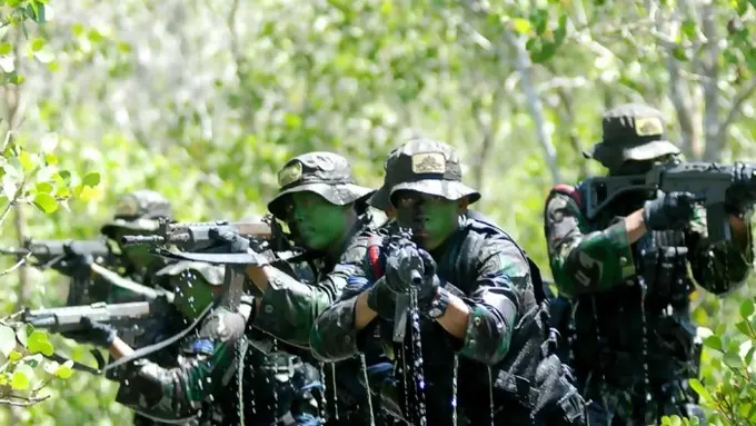 [Bintang] Ilustrasi tentara di hutan