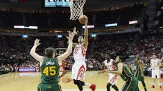 Bertandang ke markas Utah Jazz di Toyota Center, Kamis (16/4/2015) pagi WIB, Rockets tampil gemilang. Bahkan, mereka berhasil unggul 65-35 di akhir kuarter kedua. (SCOTT HALLERAN/GETTY IMAGES NORTH AMERICA/AFP)
