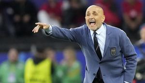 Pelatih Timnas Italia Luciano Spalletti kecewa berat dengan penampilan Gli Azurri lawan Albania meski menang di laga grup B Euro 2024  (AP Photo/Martin Meissner)