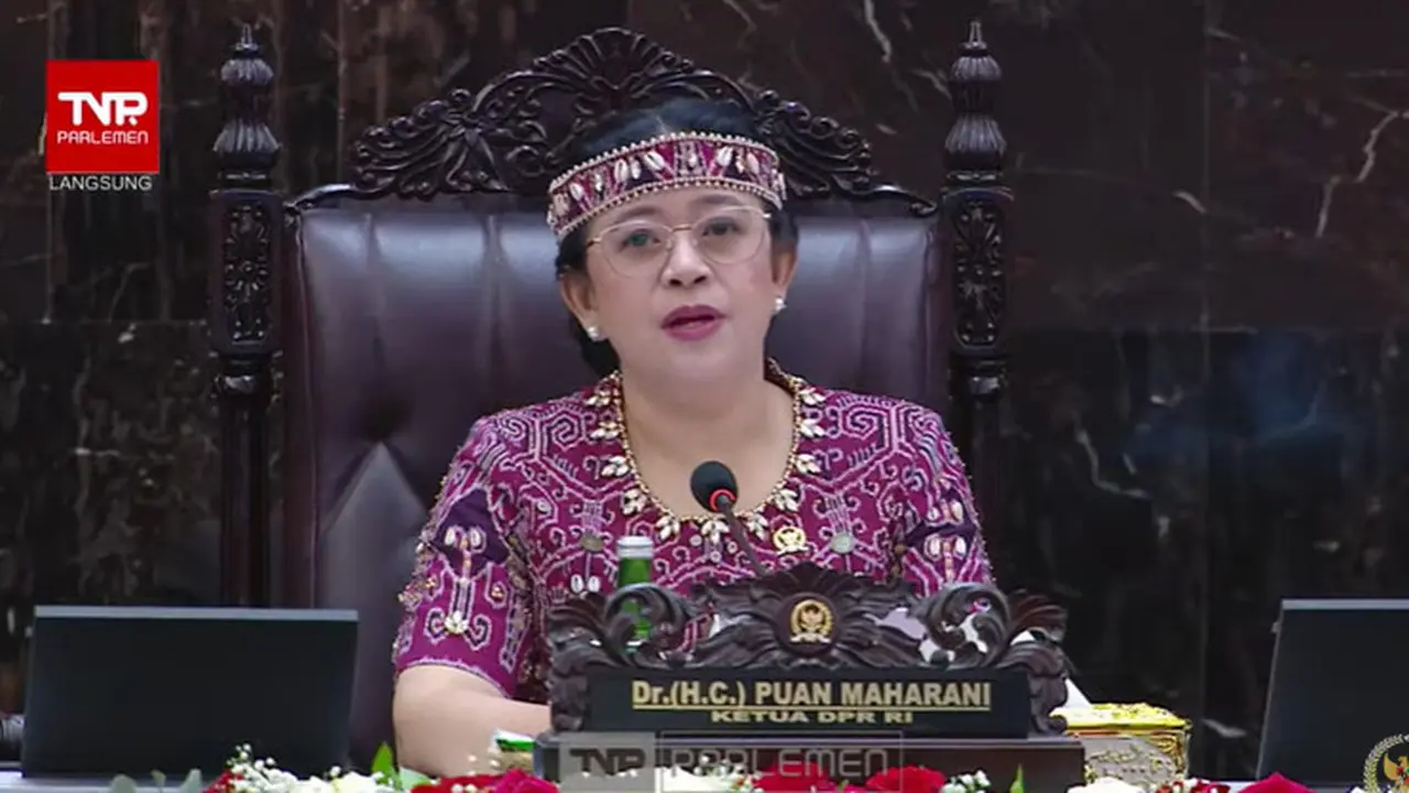 Ketua DPR RI Puan Maharani pada Pidato Presiden RI tentang RAPBN Tahun Anggaran 2024 Beserta Nota Keuangan di Gedung MPR DPR, Jakarta.