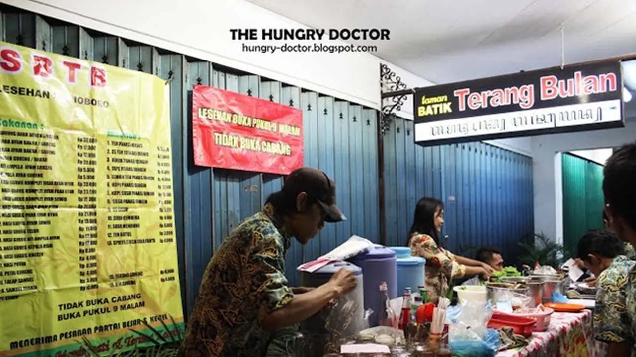 Lesehan Terang Bulan