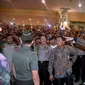 Presiden Jokowi di sebuah mal di Manado(foto: Biro Pers Kepresidenan)