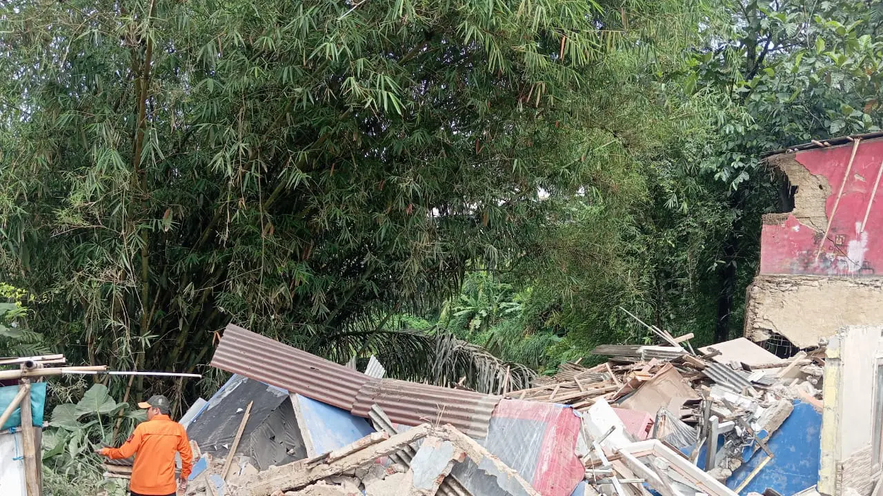 Rumah Ambruk di Sukabumi