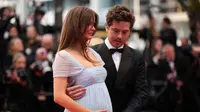 Barbara Palvin dan Dylan Sprouse Ungkap Jenis Kelamin Calon Buah Hati, Sudah Siapkan Panggilan Manis
