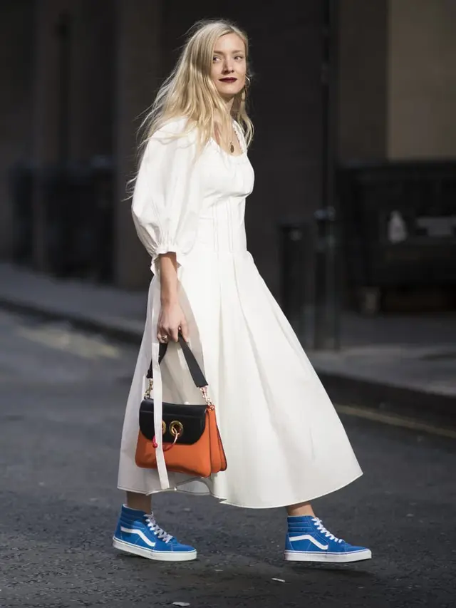 Stylish dengan Padanan Dress dan Vans