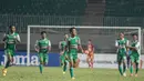 Pemain PS TNI merayakan gol yang dicetak Wiganda Pradika ke gawang Borneo FC pada laga Torabika Soccer Championship 2016 di Stadion Pakansari, Bogor, Jawa Barat, Senin (16/8/2016). PS TNI menang 3-1 atas Borneo FC. (Bola.com/Vitalis Yogi Trisna)