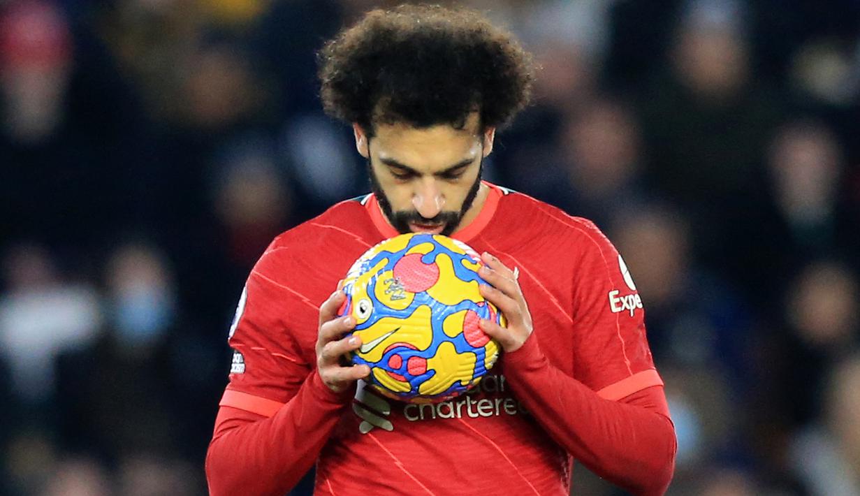 Mesin gol Liverpool, Mohamed Salah tercatat telah 7 musim berlaga di Liga Inggris, 5 musim bersama Liverpool dan 2 musim bersama Chelsea (2013/2014 dan 2014/2015). Tercatat 5 klub Inggris berikut menjadi lumbung gol berkat ketajamannya. Simak uraiannya. (AP/Matt Dunham)