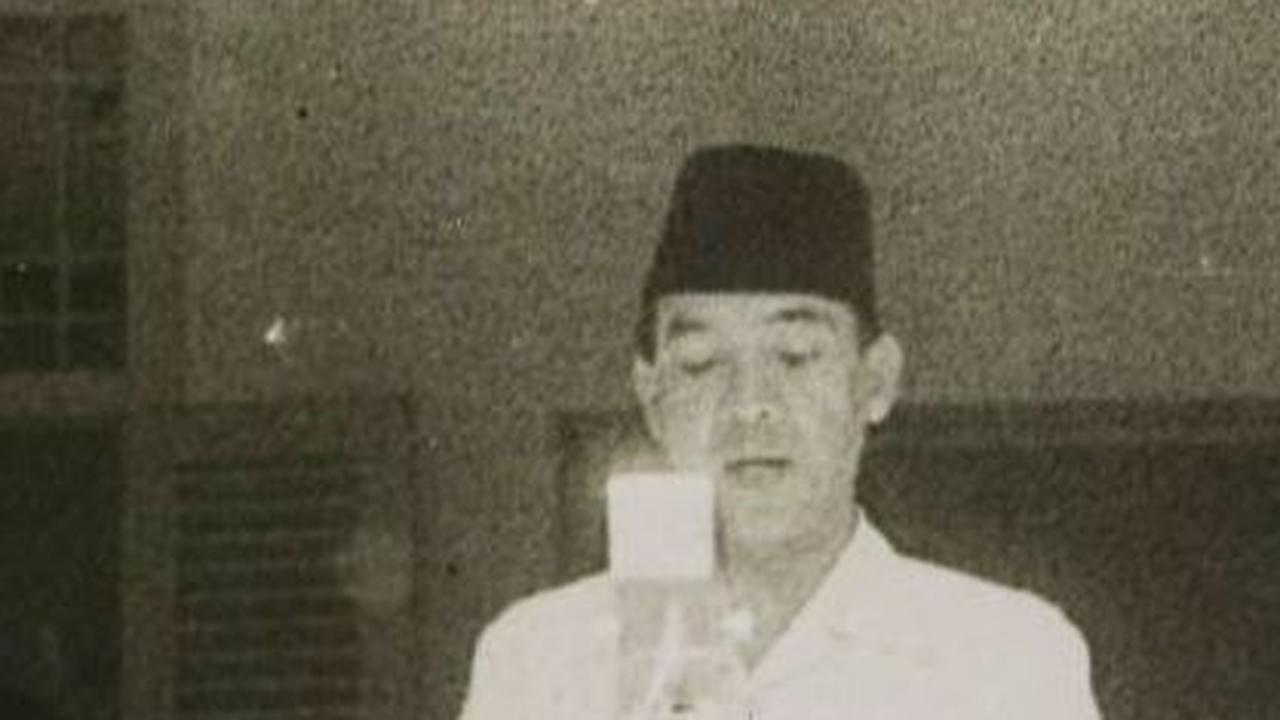 Momen di Balik Layar Detik-detik Proklamator Soekarno-Hatta Bacakan Teks Proklamasi, Khidmat & Sederhana