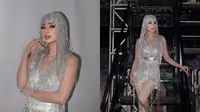 Potret Dewi Perssik Pakai Gaun Perak, Tampil Elegan (Sumber: Instagram/dewiperssik9)