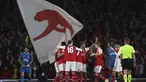 Pemain Arsenal merayakan gol yang dicetak gelandang Granit Xhaka ke gawang PSV Eindhoven selama pertandingan lanjutan Liga Europa di stadion Emirates di London, Kamis, 20 Oktober 2022. Gol tunggal Xhaka mengantarkan Arsenal menang atas PSV 1-0. (AP Photo/Ian Walton)