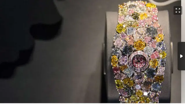 Jam Tangan Termahal di Dunia Graff Diamonds Hallucination .Foto: SEBASTIEN BOZON/AFP