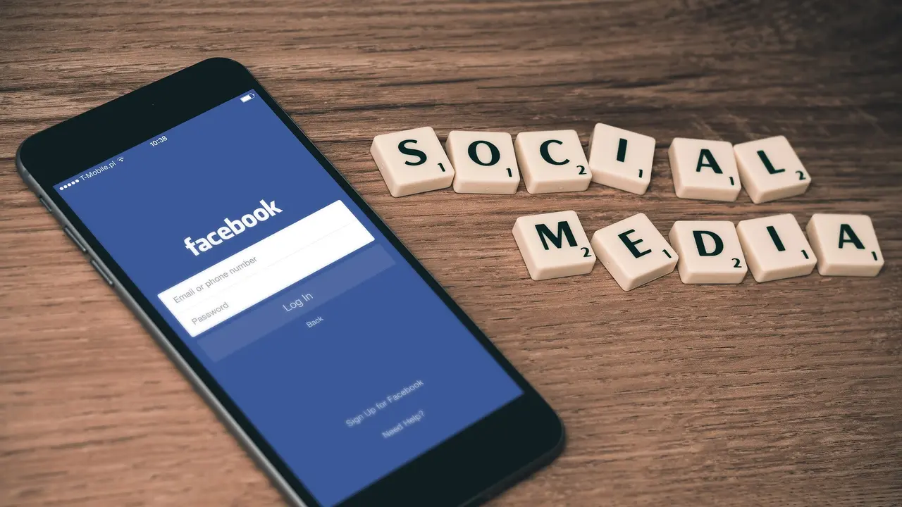 Ilustrasi Status Facebook.