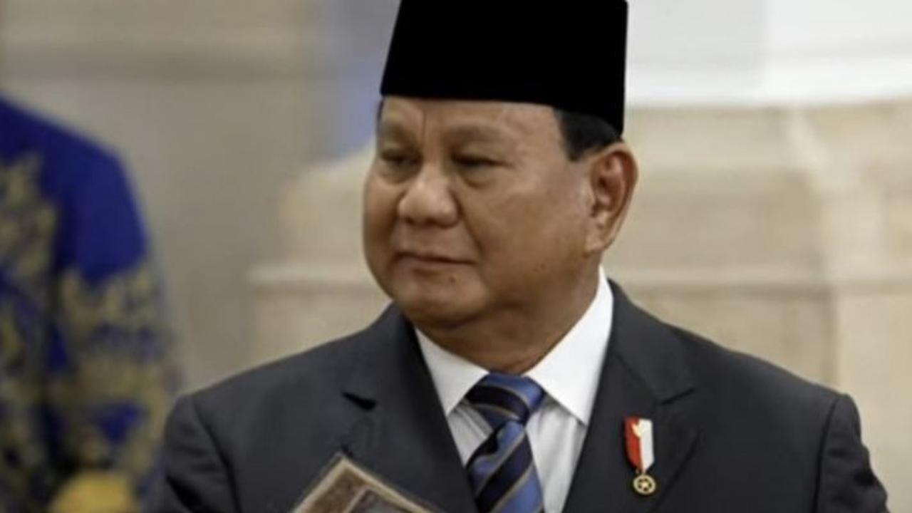 Presiden Prabowo Dapat Hadiah Istimewa Dari Siswi SMA di Ibu Kota, Alasannya Terungkap