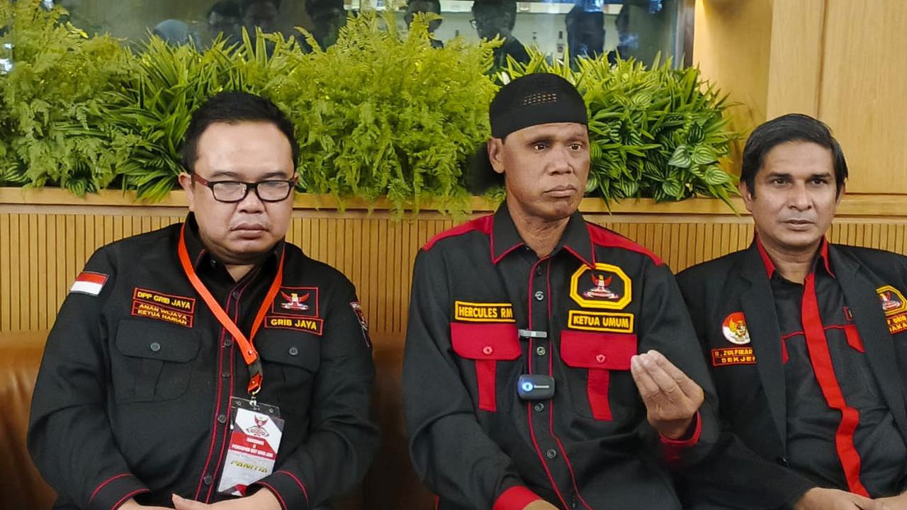 VIDEO: Hercules Geram ke Advokat 'Tumpas' "Tak Ada Hujan dan Angin Muncul di Komisi III Desak Penangkapan"