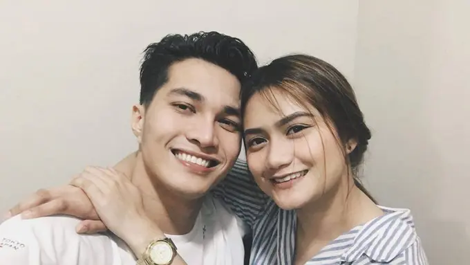 [Bintang] Tulis Surat untuk Pacarnya yang Telah Tiada, Pria Ini Bikin Netizen Ikutan Patah Hati