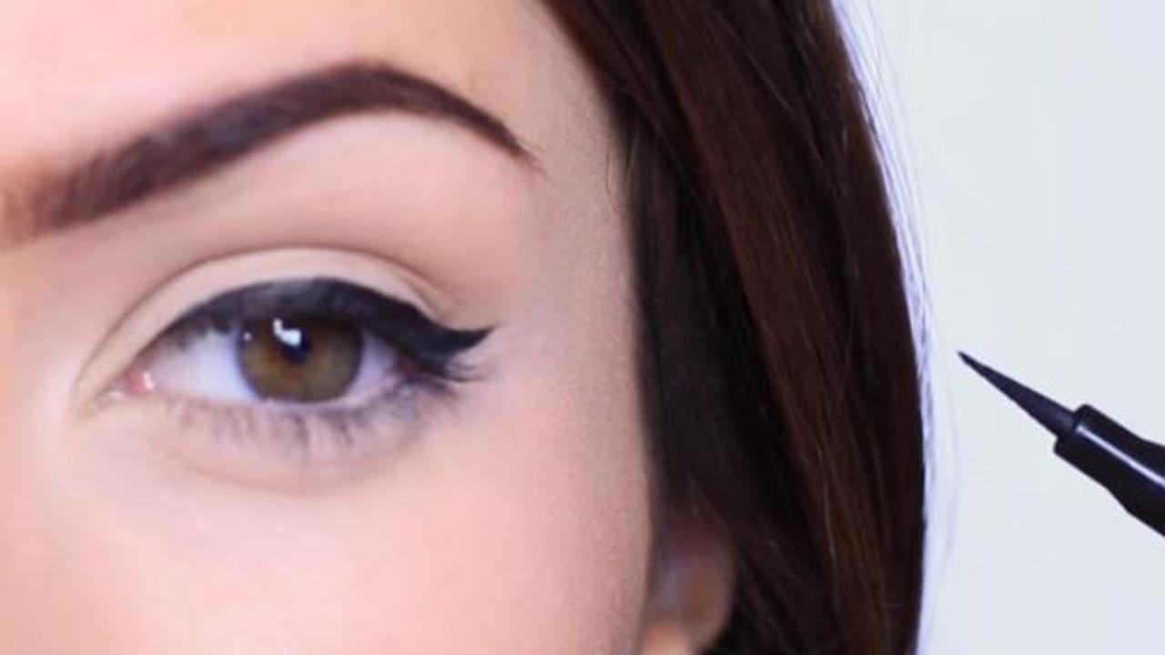 4 Langkah Mudah Membuat Cat Eyeliner