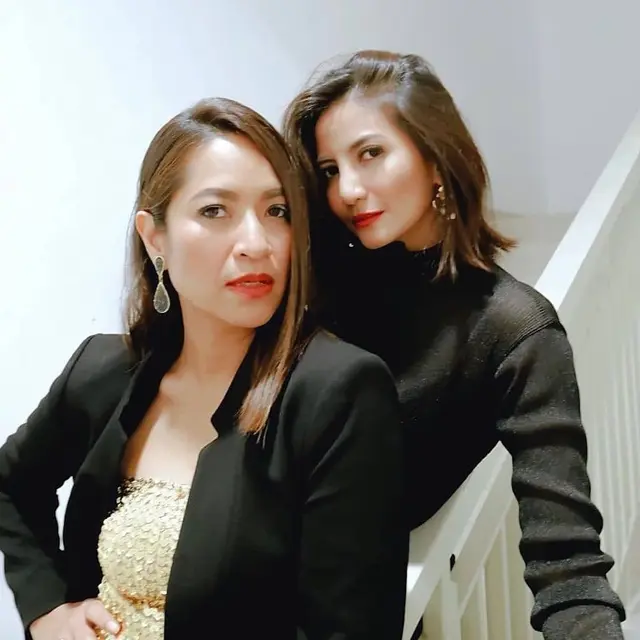 Jadi Besan di Sinetron, Ini 6 Potret Kebersamaan Natasha Dewanti dan Sari Nila
