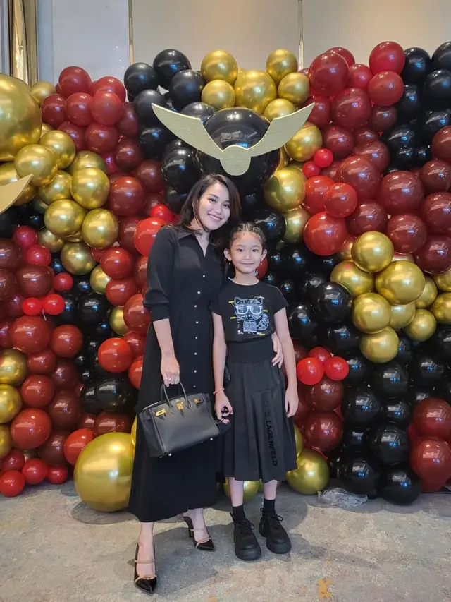 Ayu Ting Ting dan Bilqis di acara ulang tahun anak Krisdayanti. (Foto: Instagram/ayutingting92)