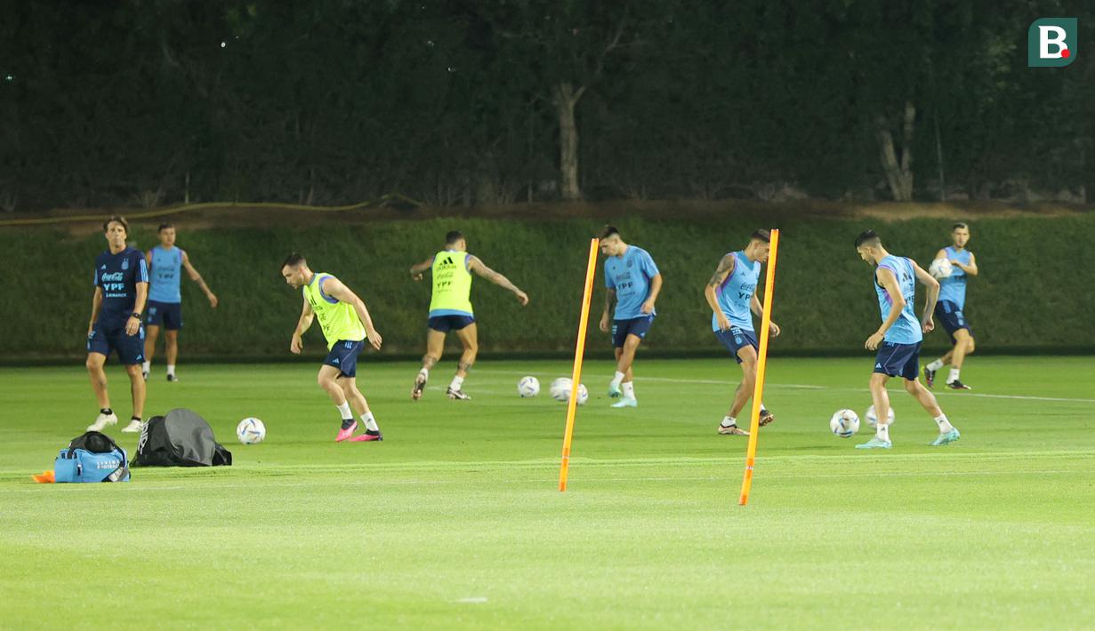Ini menjadi pertemuan pertama kedua tim dalam delapan tahun. Belanda terakhir kali bersua Argentina pada semifinal Piala Dunia 2014. (Bola.com/Ade Yusuf Satria)