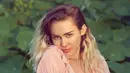 Sumber juga menambahkan bahwa selama ini pasangan Miley dan Liam telah menunda pernikahanya sebanyak 12 kali, dan sampai sekarang keduanya juga belum menentukan kapan pernikahan mereka akan digelar. (Instagram/mileycyrus)