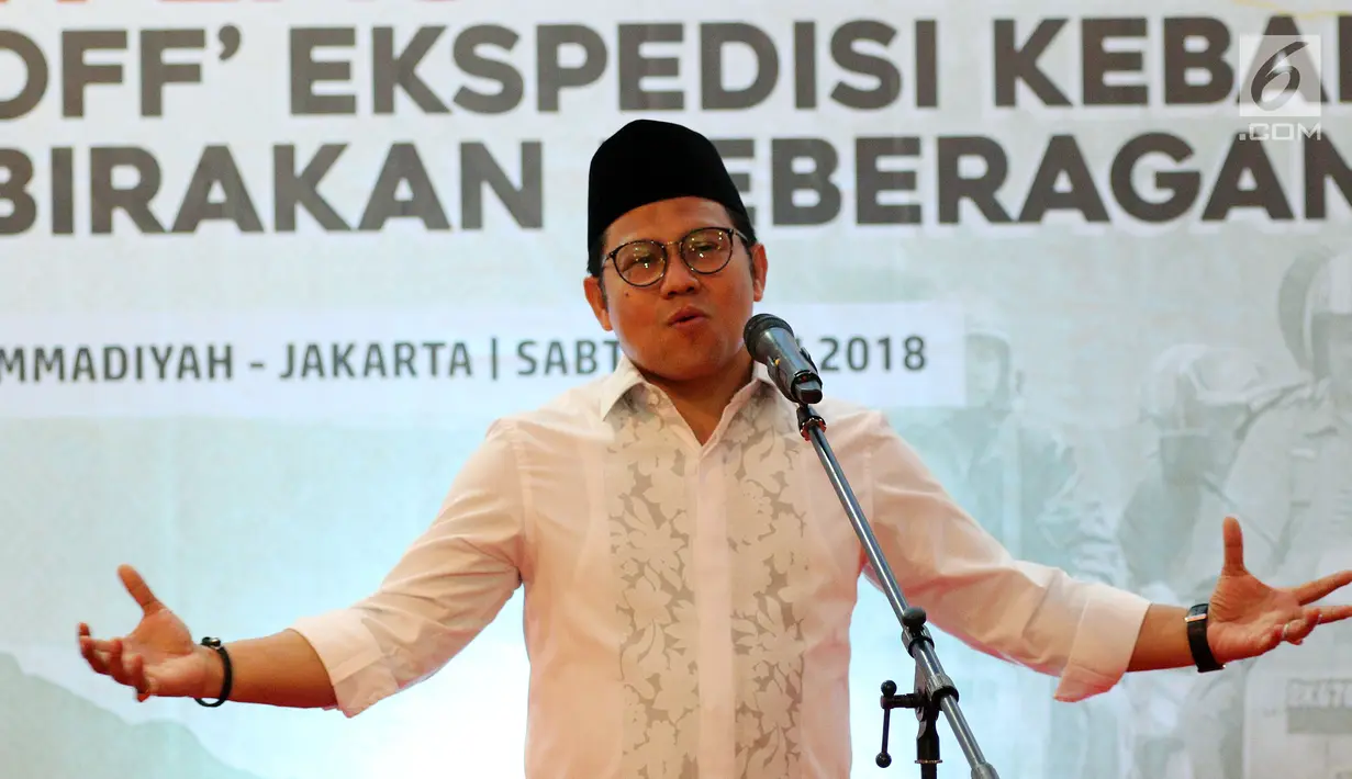 Wakil Ketua MPR Muhaimin Iskandar memberi sambutan saat Tasyakuran Milad 86 Tahun Pemuda Muhammadiyah, Jakarta, Sabtu (5/5). Dalam Miladnya para  Pemuda Muhammadiyah manaiki vespa berkeliling 20 kota di Indonesia. (Liputan6.com/Johan Tallo)