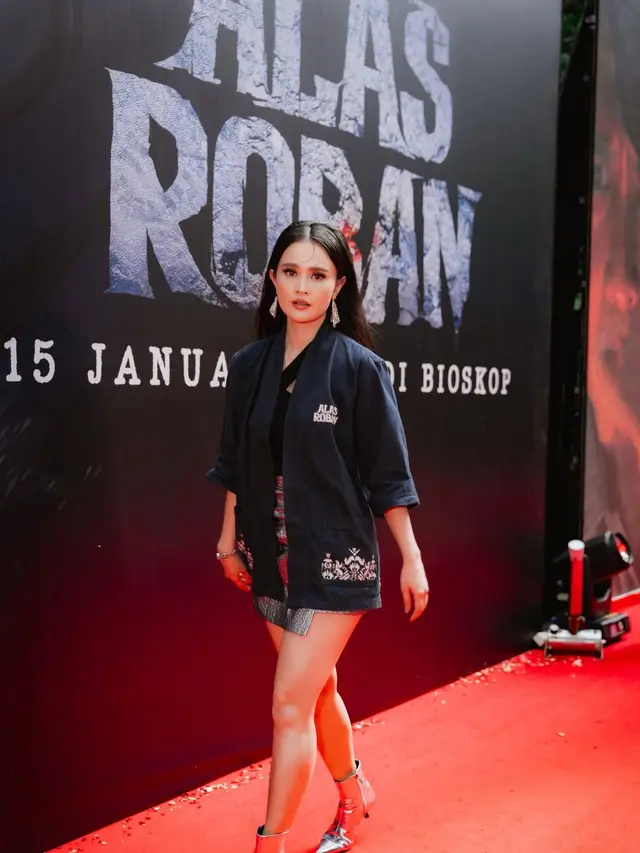 6 Gaya Memukau Michelle Ziudith di Gala Premier Alas Roban, Debut Horor Penuh Pesona