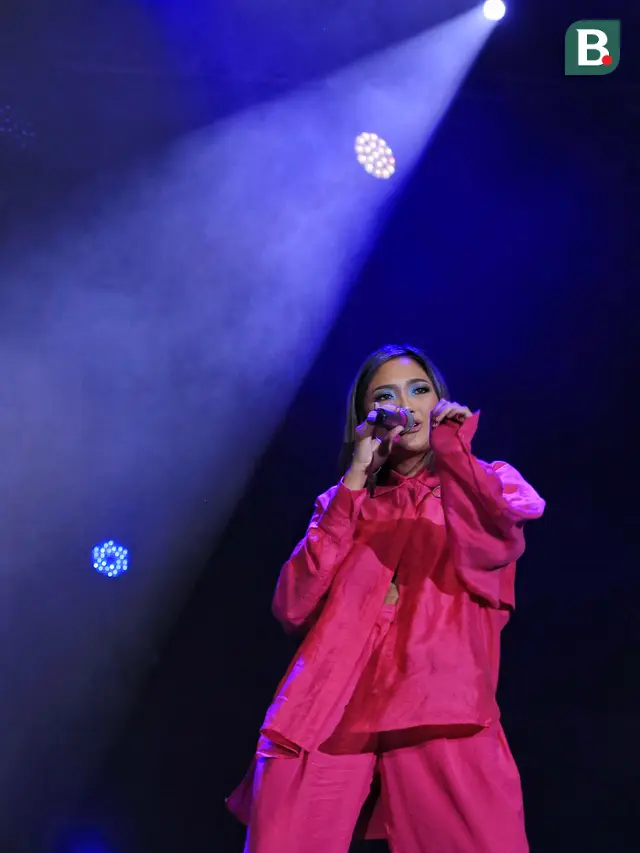 [Fimela] Marion Jola feat Dira Sugandi Java Jazz Day 1