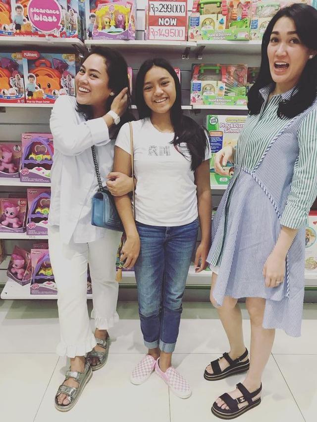 Lupakan Ariel NOAH, Begini Tampilan Mantan Istri dan 