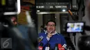 Pengacara Abdul Azis alias Daeng Azis, Razman Arif Nasution memberikan keterangan di Polda Metro Jaya, Jakarta, Jumat (26/2). Daeng Azis yang ditetapkan sebagai tersangka kasus prostitusi kembali mangkir dalam panggilan kedua. (Liputan6.com/Johan Tallo)