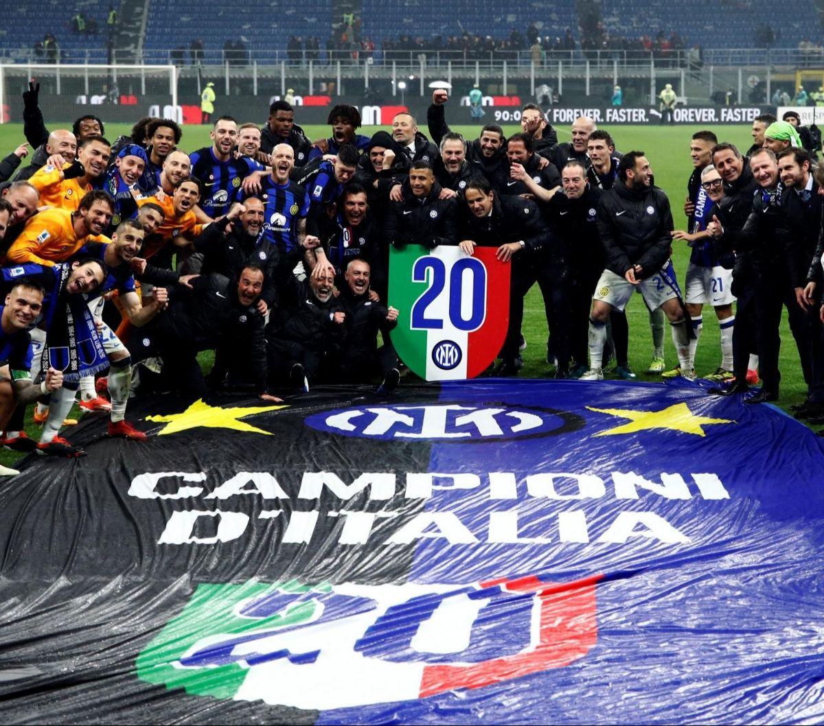 Meski pertandingan masih menyisakan lima laga, perolehan poin Inter Milan tak akan bisa dikejar oleh rival dan para pesaing lainnya. Foto: REUTERS / Alessandro Garofalo