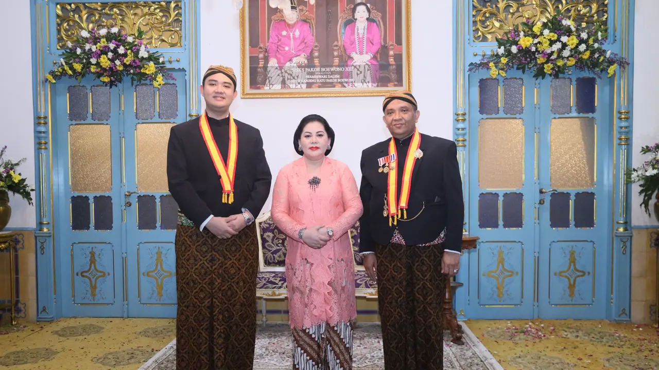 Wamenaker Afriansyah Noor Dianugerahi Gelar Kehormatan dari Kraton Kasunanan Surakarta Hadiningrat