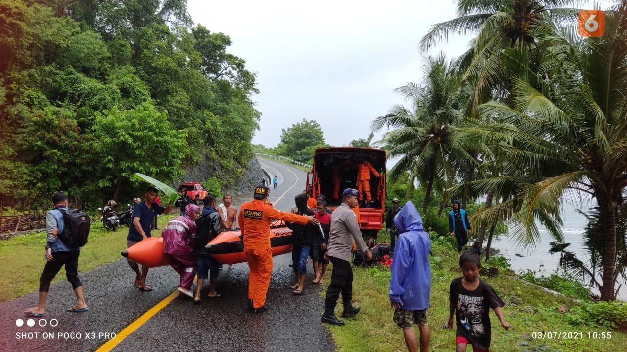 Badan Pencarian dan Pertolongan Gorontalo saat melakukan pencarian korban tenggelam (Arfandi Ibrahim/Liputan6.com)