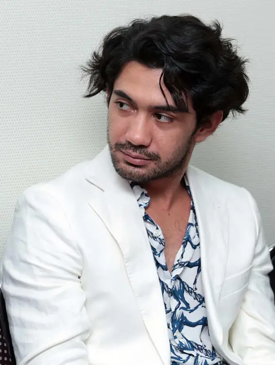 Dalam ajang yang sama, tidak hanya Reza yang meraih penghargaan, tapi juga ada nama lain. Tya Subiakto didapuk sebagai Penata Musik Terbaik Asia-Pasific Film Festival 2017, di film yang sama. (Deki Prayoga/Bintang.com)