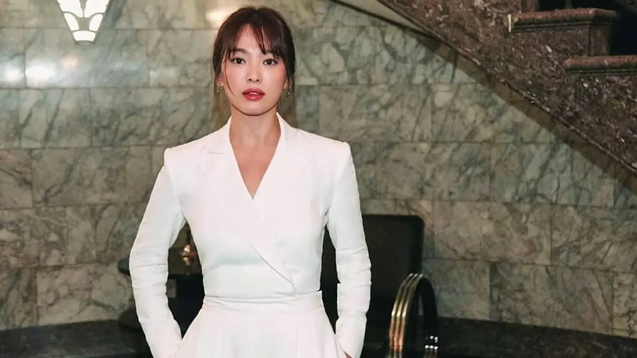 Pesona Song Hye Kyo Hadiri New York Fashion Week 2019 (sumber: weibo/ralph_lauren)
