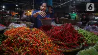 Berdasarkan pantauan panel harga Badan Pangan Nasional (Bapanas) pada hari ini, Selasa (17/12/2024), beberapa jenis cabai, telur ayam, dan minyak goreng curah mengalami kenaikan harga. (Liputan6.com/Angga Yuniar)