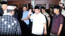 Ketum Gerindra Prabowo Subianto tiba melayat ke rumah duka Presiden RI ke-3 BJ Habibie di Patra Kuningan, Jakarta, Rabu (11/9/2019). BJ Habibie wafat pada hari Rabu (11/9) di usia 83 tahun dan akan dimakamkan pada hari Kamis di TMP Kalibata setelah salat Dzuhur. (Liputan6.com/Angga Yuniar)